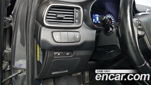 Kia Sorento 2018 — photo 22