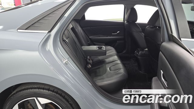Hyundai AVANTE 2022 — photo 17