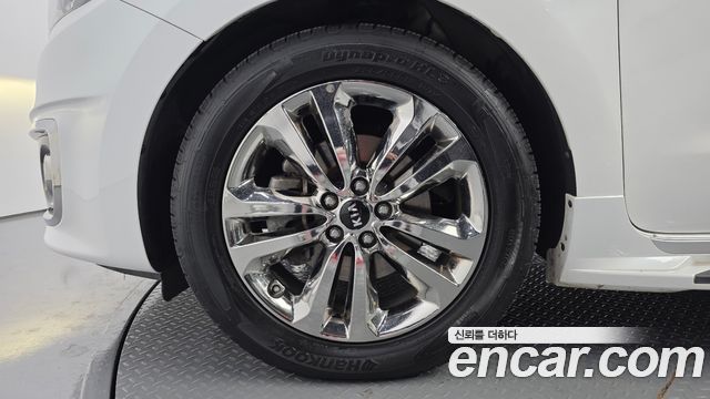 Kia Canival 2015 — photo 5