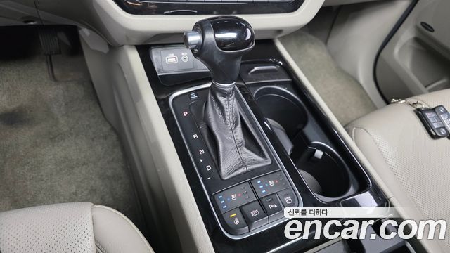 Kia Canival 2015 — photo 12