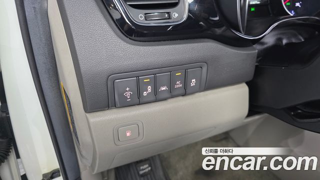 Kia Canival 2015 — photo 24