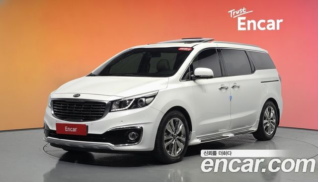 Kia Canival 2015 — photo 1