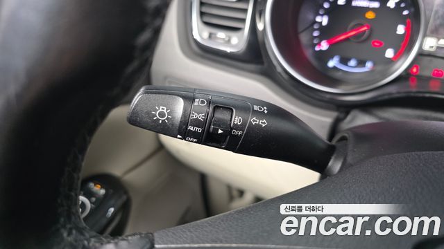 Kia Canival 2015 — photo 28