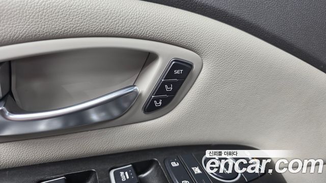 Kia Canival 2015 — photo 30