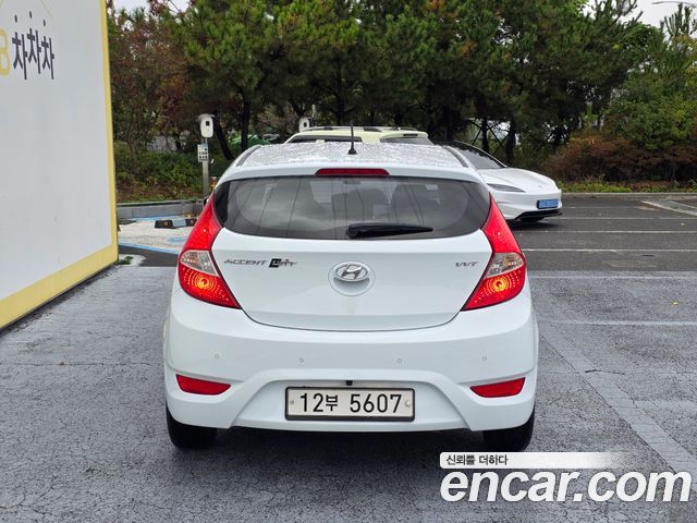 Hyundai Accent 2015 — photo 4