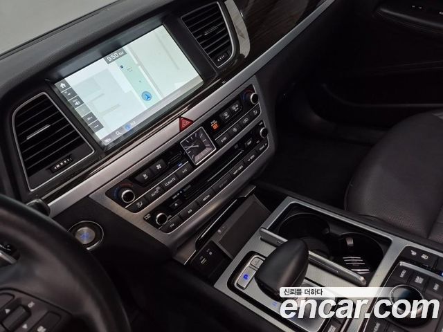 Genesis G80 2018 — photo 10