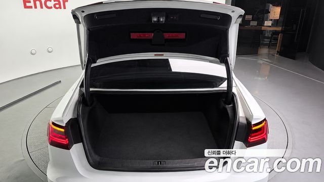 Audi A6 2018 — photo 20