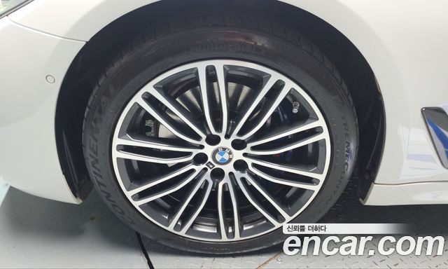 BMW 5-Series 2020 — photo 5