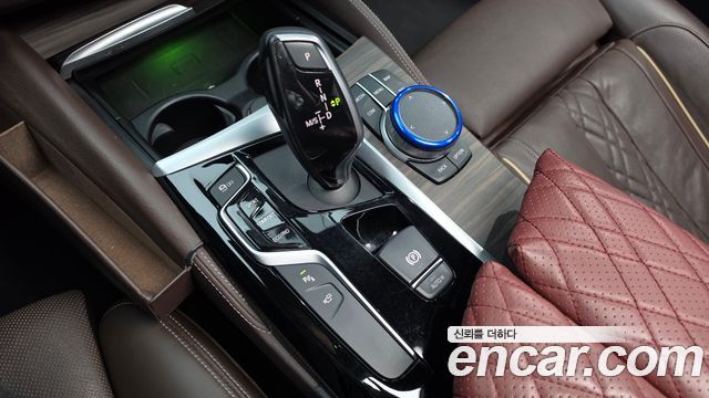 BMW 5-Series 2020 — photo 12