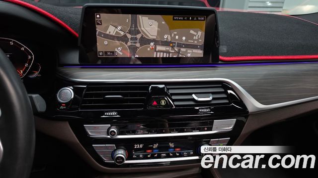 BMW 5-Series 2020 — photo 19