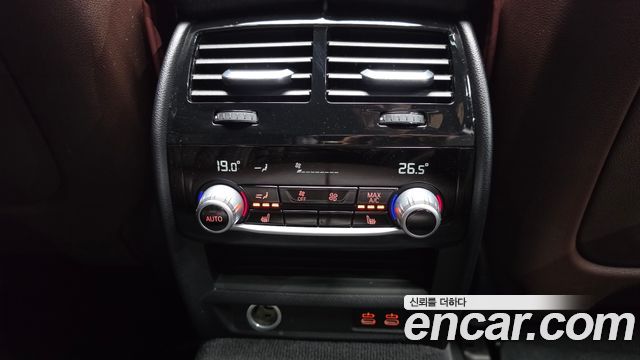 BMW 5-Series 2020 — photo 24