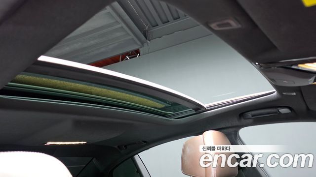 BMW 5-Series 2020 — photo 25