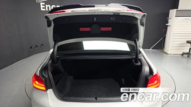 BMW 5-Series 2020 — photo 26
