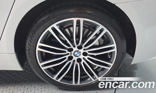 BMW 5-Series 2020 — photo 7