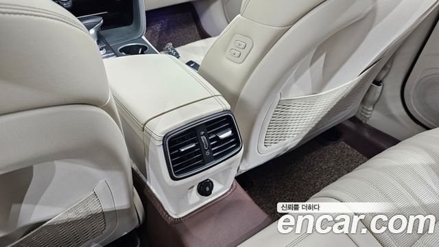 Genesis G70 2020 — photo 36