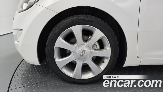 Hyundai AVANTE 2012 — photo 5