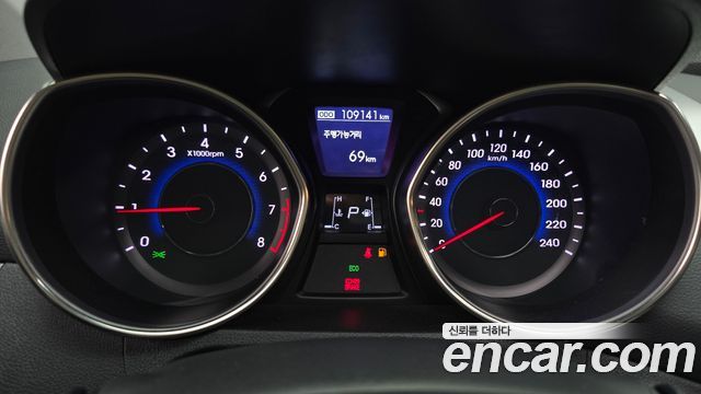 Hyundai AVANTE 2012 — photo 8