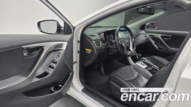Hyundai AVANTE 2012 — photo 10