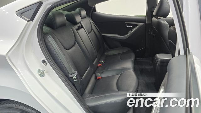 Hyundai AVANTE 2012 — photo 11