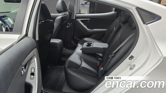 Hyundai AVANTE 2012 — photo 12