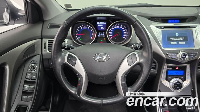 Hyundai AVANTE 2012 — photo 13