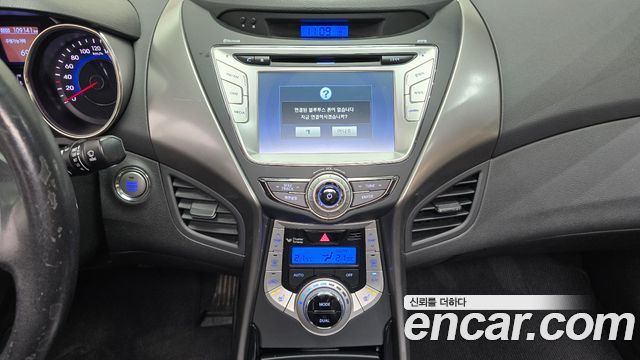 Hyundai AVANTE 2012 — photo 14