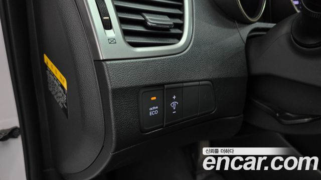 Hyundai AVANTE 2012 — photo 16