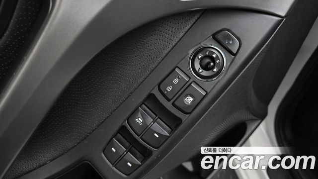Hyundai AVANTE 2012 — photo 17