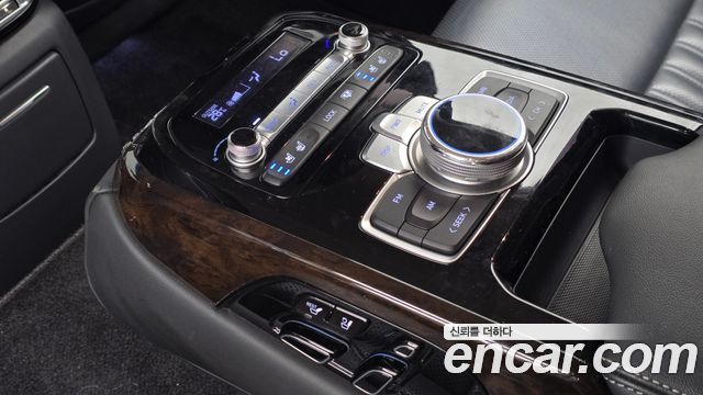 Genesis G90 2020 — photo 25