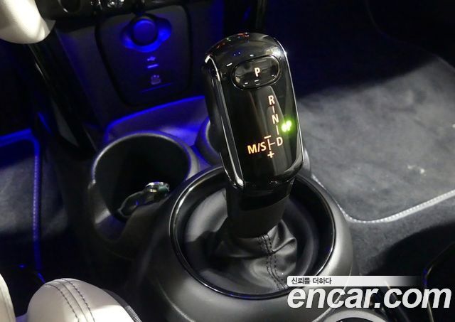 Mini Cooper 2020 — photo 9