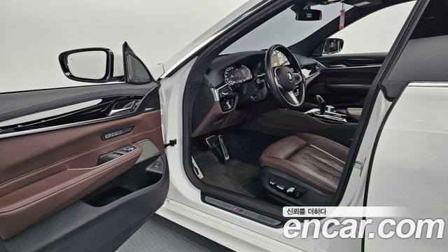 BMW Gran Turismo 2023 — photo 13