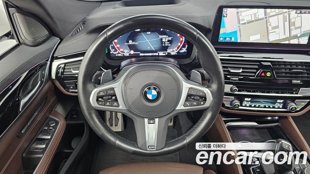 BMW Gran Turismo 2023 — photo 19