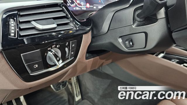 BMW Gran Turismo 2023 — photo 22