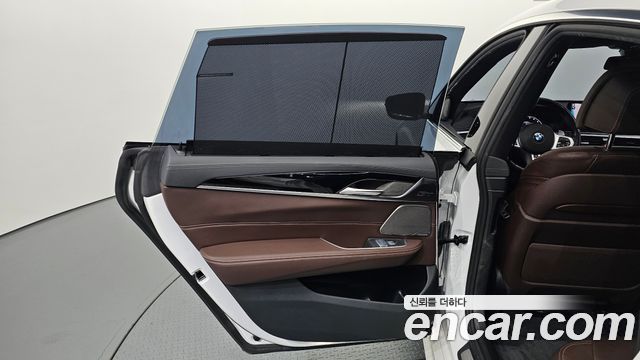 BMW Gran Turismo 2023 — photo 15