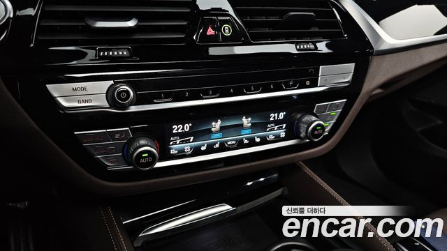 BMW Gran Turismo 2023 — photo 37