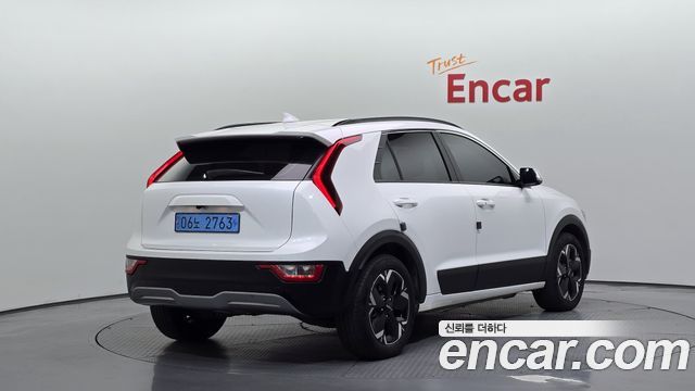 Kia Niro 2023 — photo 2