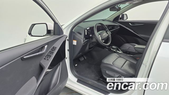 Kia Niro 2023 — photo 13