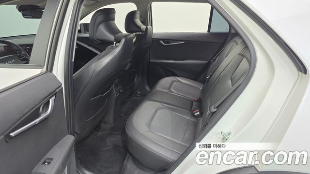 Kia Niro 2023 — photo 17