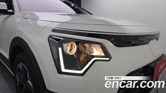 Kia Niro 2023 — photo 8