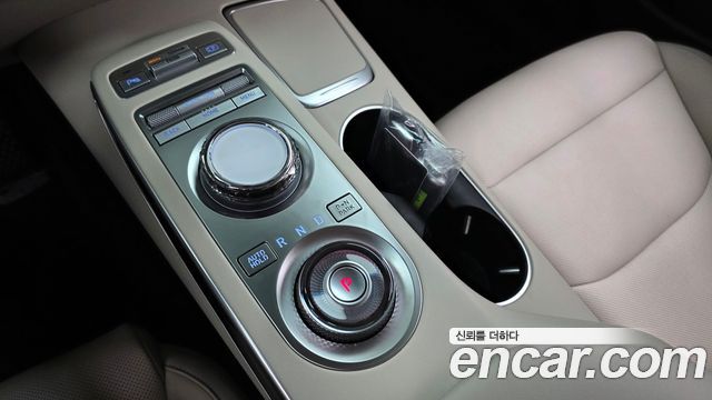 Genesis GV70 2024 — photo 12