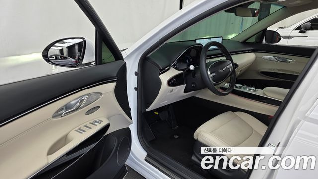 Genesis GV70 2024 — photo 13