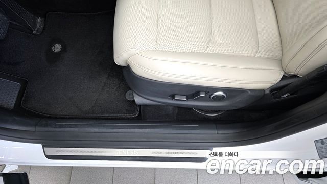 Genesis GV70 2024 — photo 31