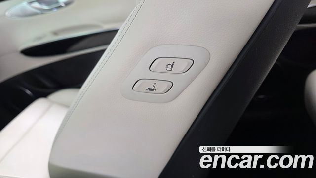 Genesis GV70 2024 — photo 32