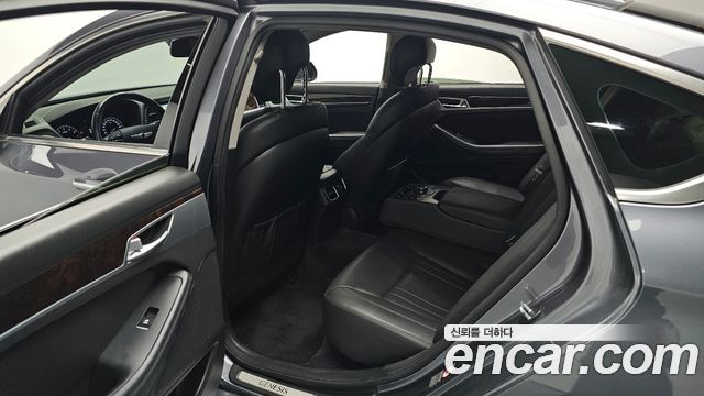 Hyundai Genesis 2015 — photo 18