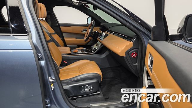 Land Rover Range Rover Velar 2018 — photo 17