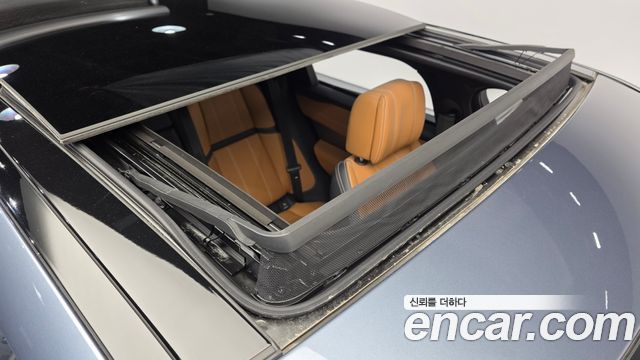 Land Rover Range Rover Velar 2018 — photo 25