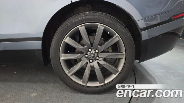 Land Rover Range Rover Velar 2018 — photo 7