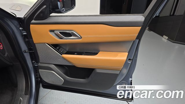 Land Rover Range Rover Velar 2018 — photo 15