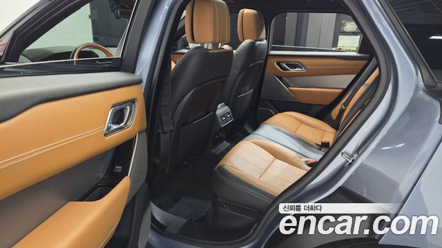Land Rover Range Rover Velar 2018 — photo 16