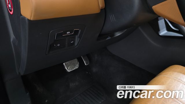 Land Rover Range Rover Velar 2018 — photo 28
